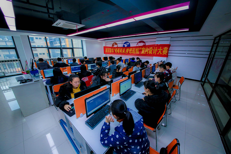 荣耀征途 他们代表学校出征全国互联网职业技能大赛动漫游戏开发战场